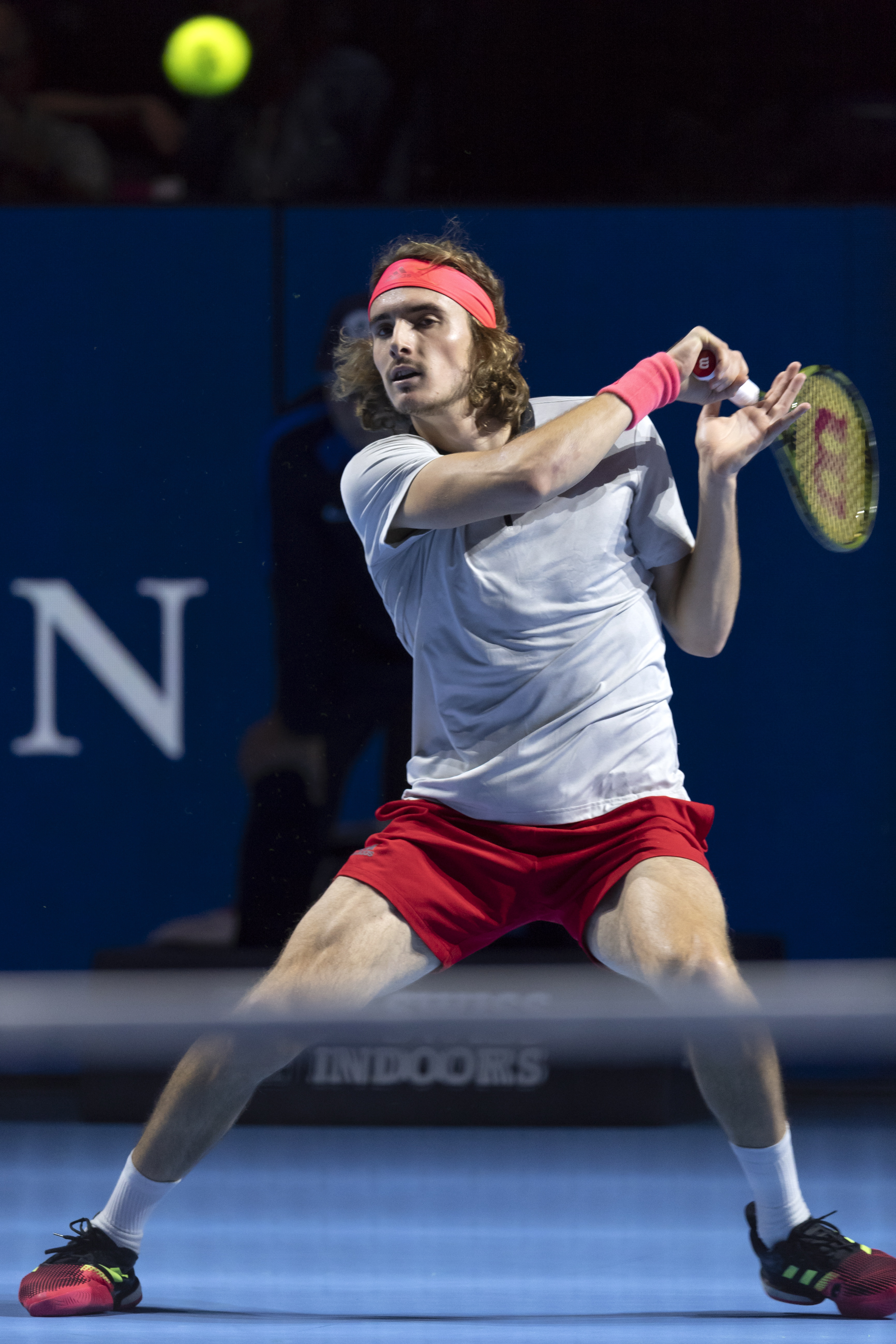 世界网球队翻盘日本网球队，西西帕斯制霸全场的简单介绍