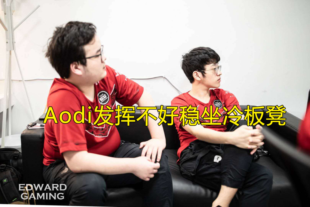 包含CLG翻盘SHR，Keria关键团战开团秒人激烈交锋淘汰赛，留下经典瞬间的词条