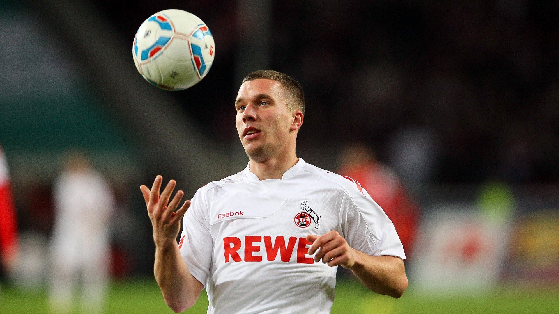 波斯铁骑破丹麦童话,莱万铁血证名,淘汰赛的独一叙事