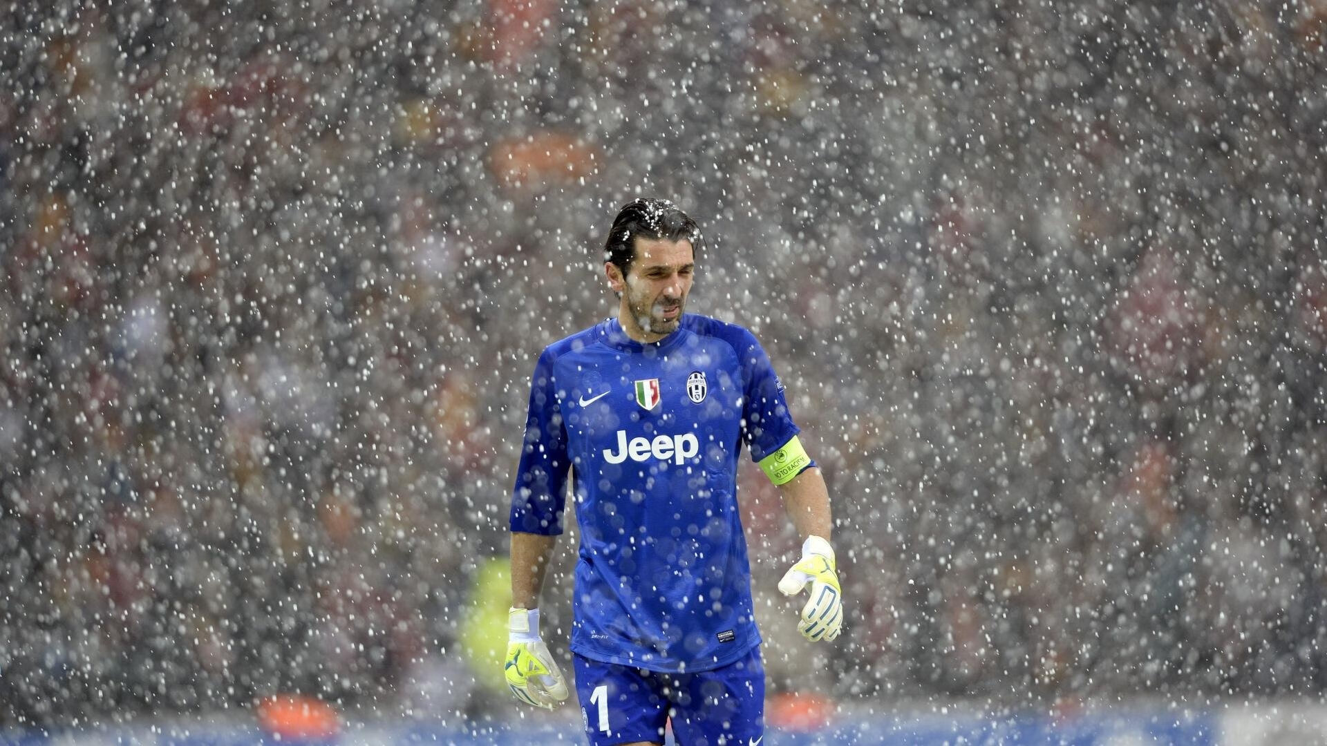 戴维斯杯鏖战澳网，兹维列夫点燃赛场，铸就网坛唯一性传奇